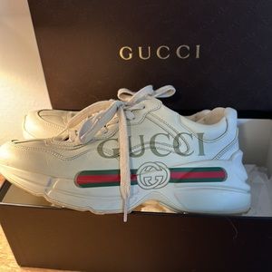 Gucci size 6/36 white sneakers